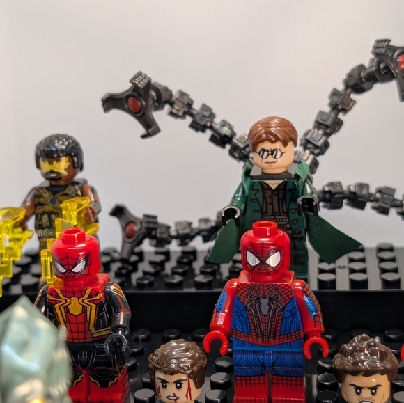8 Minifigures- Spiderman No Way Home Heroes and Villains Green Goblin Electro - Picture 11 of 12